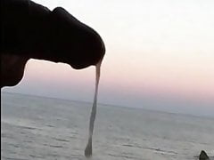 beach wank cum