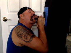 Amateure Gloryhole Cock Sucking