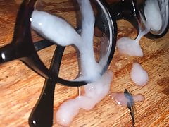Horny me shoots a load on my round glasses