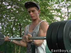 Alexander Dorch is going to SHOW his strong arms