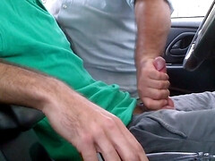 Two amateur gays blow each other in the park