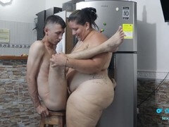 Amateur, Bisexuelle, Indienne, Cuisine, Fille latino, Mère que j'aimerais baiser, Maman, Belle mère