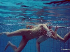 18 años, Amateur, Rubia, Morena, Fetiche, Lesbiana, Piscina, Ruso