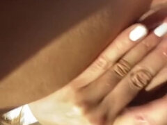 Enthousiasteling, Vrouw, Flashing, Masturbatie, Orgasme, Buiten, Pornster, Trein