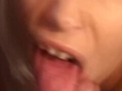 Enthousiasteling, Anaal, Sperma shot, Handbeurt, Hardcore, Huisvrouw, Moeder, Trio