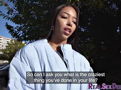 Amateur, Gros seins, Européenne, Doigter, Fille latino, De plein air, Public, Maigrichonne