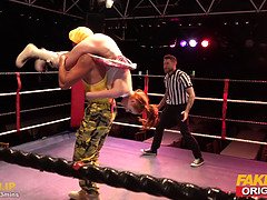 フェラチオ, イギリス人, 気狂い, 面白, 自然山雀, 乳首, 叫ぶ, ティーン