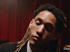 Sucer une bite, Bondage, Brunette brune, Faciale, Bâillonner, Interracial, Lingerie, Chevaucher