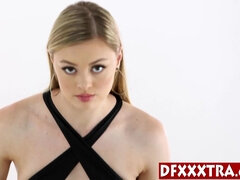 18 ans, Bikini, Blonde, Noir ébène, Hard, Interracial, Masturbation, De plein air