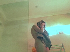 Amateur, Gros seins, Brunette brune, Poilue, Fait maison, Seins naturels, Douche, Espionne