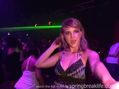 Enthousiasteling, Blond, Bruinharig, Universiteit, Flashing, Vriendin, Hd, Student