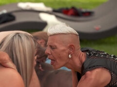 Grote lul, Kreng, Pijpbeurt, Bruinharig, Sperma shot, Rijpe lesbienne, Kut duiken, Swinger