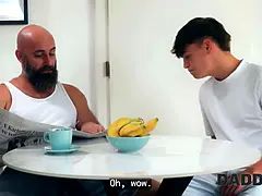 Bizar, Bruinharig, Tsjechisch, Eerste keer, Hd, Reusachtig, Schreeuwen, Tieten likken