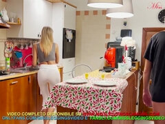 Enthousiasteling, Grote mammen, Pijpbeurt, Sportzaal, Italiaans, Natuurlijke tieten, Oom, Maagd