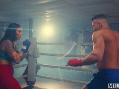 デカ尻, デカチン, デカパイ, フェラチオ, 茶髪の, バック, ジム, 淫乱熟女