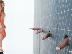 デカ尻, デカチン, デカパイ, ブロンド, フェラチオ, 手コキする, なめる, オナニー