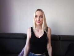 18 ans, Nana, Grosse bite, Sucer une bite, Fétiche des pieds, Hard, Pov, Pute
