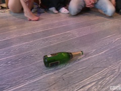 Mooi, Blond, Bruinharig, Tsjechisch, Spel, Likken, Roodharige vrouw, Swinger