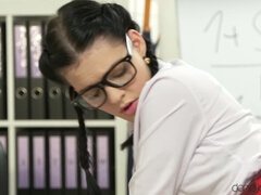 Pijpbeurt, Sperma in gezicht, Kantoor, Schoolmeisje, Billekoek