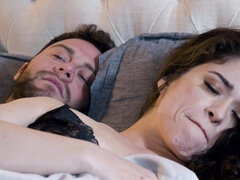 Brunette brune, Mère que j'aimerais baiser, Nénés