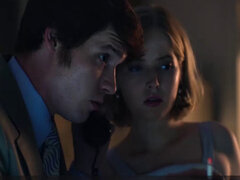 Beroemdheid, Trein, Onder de rok