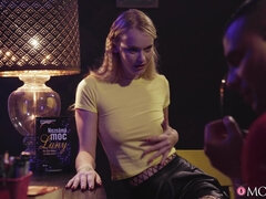 Чешки, Мамочка, Обнаженные, Натуральные сиськи, Киски, Школьница, Тату, Влажная