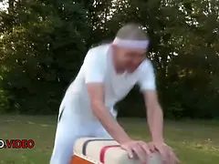 Brunette brune, Célébrité, Mature, Mère que j'aimerais baiser, Maman, Nue, Criant, Nénés