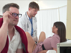 お尻, デカパイ, チン, 医者, オマンコ, ショートヘア, 締まりの良い, 濡れ