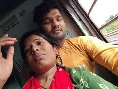 Première fois, Hd, Indienne, Nue, Public, Train, Vierge, Épouse