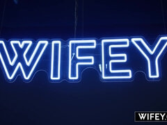 Член, Собачьи, Пальцем, Секс без цензуры, Каблуки, Межрасовый секс, Два парня и девушка, Тату