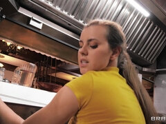 Jessie Rogers bounces her big ass on stiff dick