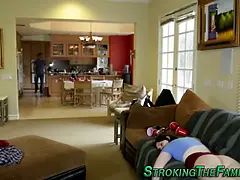 Bruinharig, Oudere vrouw, Handbeurt, Hd, Rijpe lesbienne, Moeder die ik wil neuken, Taboe, Tiener