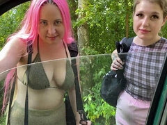 Blondine, Blasen, Auto, Handjob, Hd, Im freien, Öffentlich, Flotter dreier