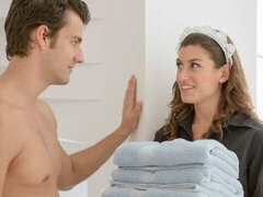 Большой член, Минет, Брюнетки, Каблуки, Гостиница, Служанка, Натуральные сиськи, Киски