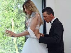 Schlafzimmer, Grosse titten, Bisexuell, Blondine, Hundestellung, Kurzes haar, Titten, Hochzeit