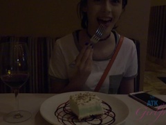 Ванна, Черные, Эмо, Подружка, Бритые, Короткая стрижка, Тощие, Юбки