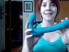 Voorbinddildo, Speelgoed