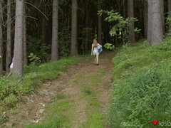 Européenne, Doigter, Lesbienne, Seins naturels, De plein air, Tatouage, Nénés, Train