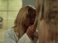 Tetona, Médico, Pies, Sexo duro, Lesbiana, Lamidas, Coño, Tatuaje