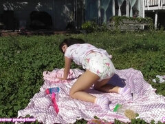 Cul, Brunette brune, Plantureuse, Couche culotte, Orgasme, De plein air, Solo, Webcam