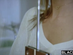 Grosse bite, Brunette brune, Queue, En levrette, Première fois, Interracial, Chatte, Chevaucher