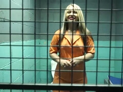 Grosse titten, Blondine, Fesselspiele, Weibliche domination, Fetisch, Erniedrigung, Gafängnis, Milf