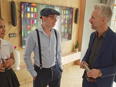 18 ans, Sucer une bite, Brunette brune, Cocu, Pov, Jarretelles, Adolescente, Nénés