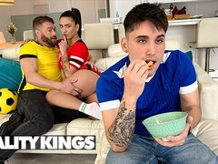 69, Lécher le cul, Grosse bite, Sucer une bite, En levrette, Hd, Seins naturels, Suçant