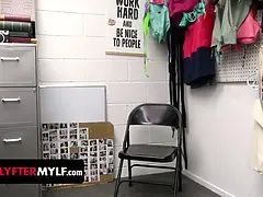 Americano, Tetas grandes, Mamada, Hablar sucio, Hd, Madres para coger, Oficina, Tabú