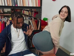 デカ尻, デカチン, フェラチオ, 茶髪の, バック, 淫乱熟女, ショートヘア