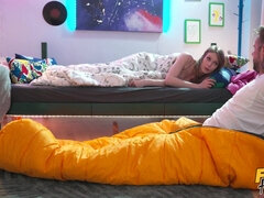 Blonde, En levrette, 2 femmes 1 homme, Talons, Léchez, Fessée, Tatouage, Plan cul à trois