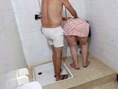 Cul à la bouche, Léchez, Séduite, Suçant, Surprise, Tatouage, Toilettes, Sous la jupe