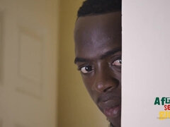 Africain, Amateur, Noire, Plantureuse, Tir de sperme, En levrette, Hard, Maman