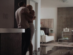 Americano, Rubia, Mamada, Engañando, Polla, Falda, Madrastra, Tetas